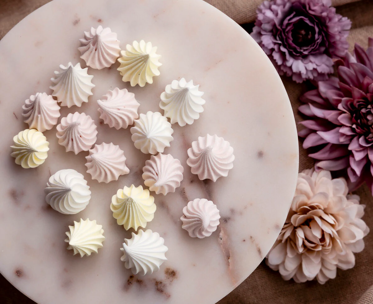 Meringue Kisses 70g - Image 2